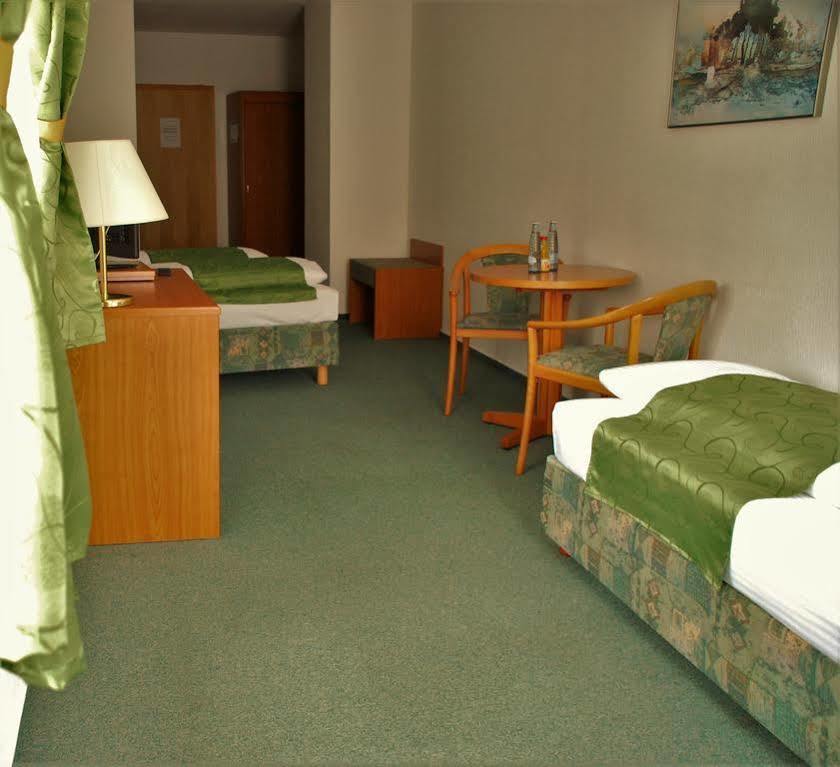 Hotel Abtshof ฮัลเบอร์ชตัดท์ ภายนอก รูปภาพ