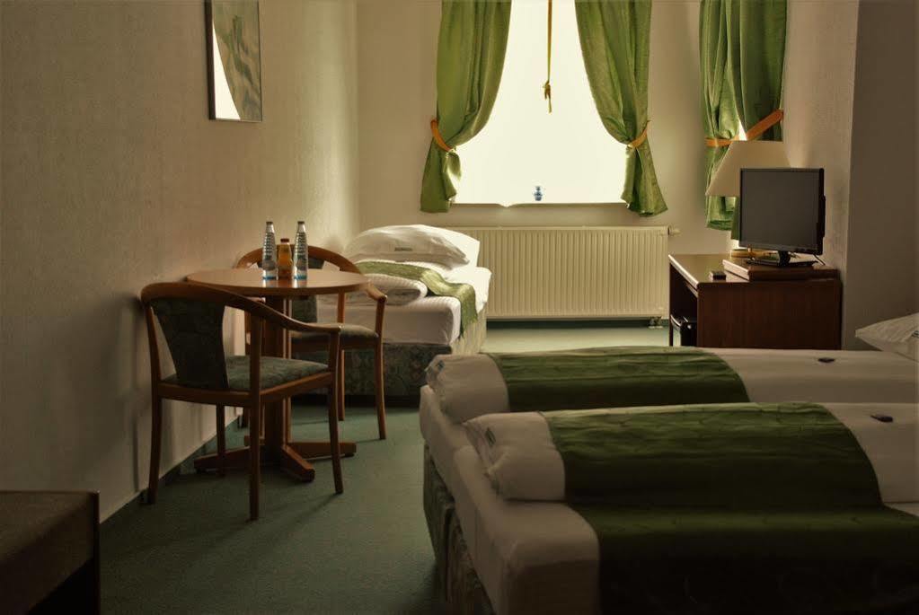 Hotel Abtshof ฮัลเบอร์ชตัดท์ ภายนอก รูปภาพ